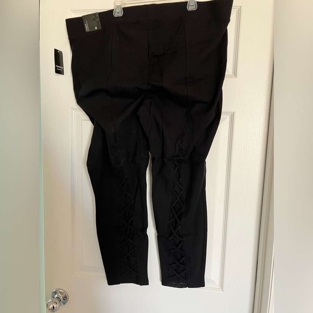 NWT Torrid Size 4 Lace Up Lattice Black Leggings